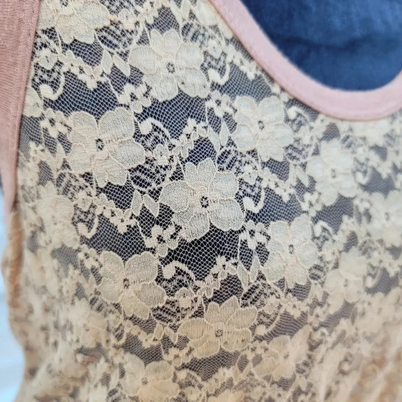 H.I.P. Womens Tank Top USA Yellow Floral Sleeveless Stretch Lace Blouse Sz L - Picture 8 of 9